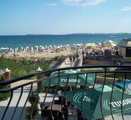 Carina Aparthotel