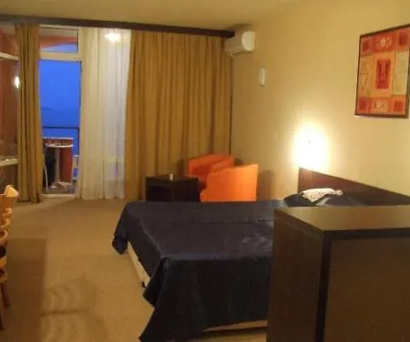 Aparthotel Carina Sluneční pobřeží