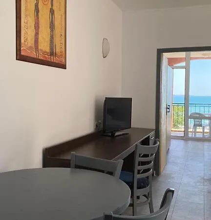 Carina شقة فندقية