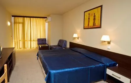 Carina Aparthotel 3*
