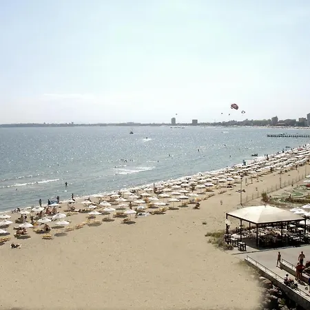 Carina شقة فندقية