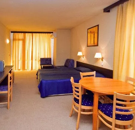 Carina Aparthotel 3*