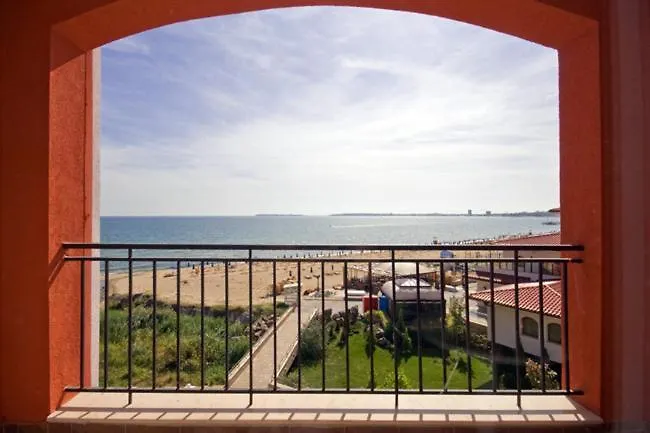 Carina Апартхотел 3*